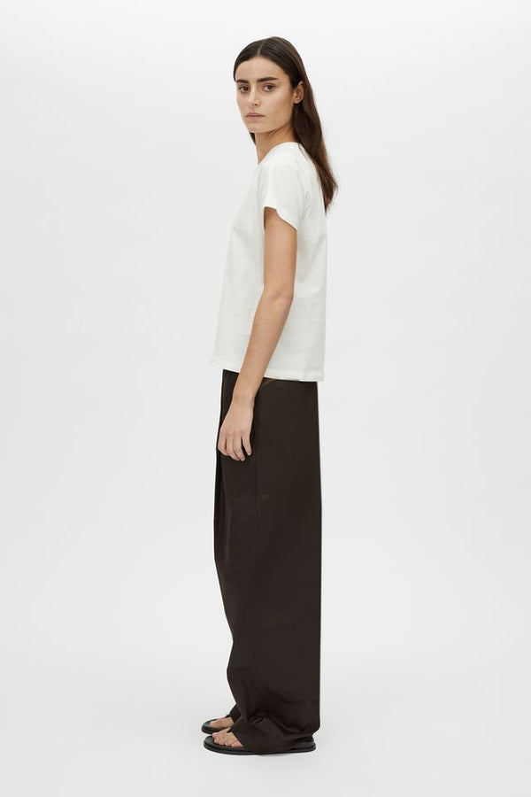 Janice neat fit logo tee-white