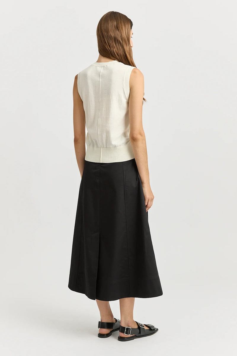 Fine  button tank-white