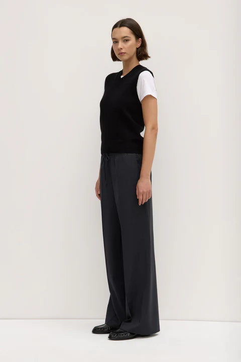 Corby V-neck knit top-blk
