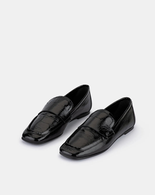 Emilia- Nero soft patent leather loafer