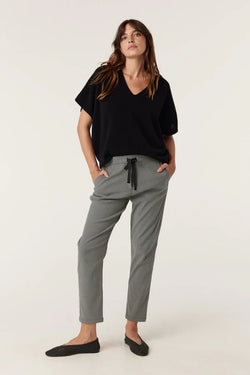 Zoe jogger- mono chevron