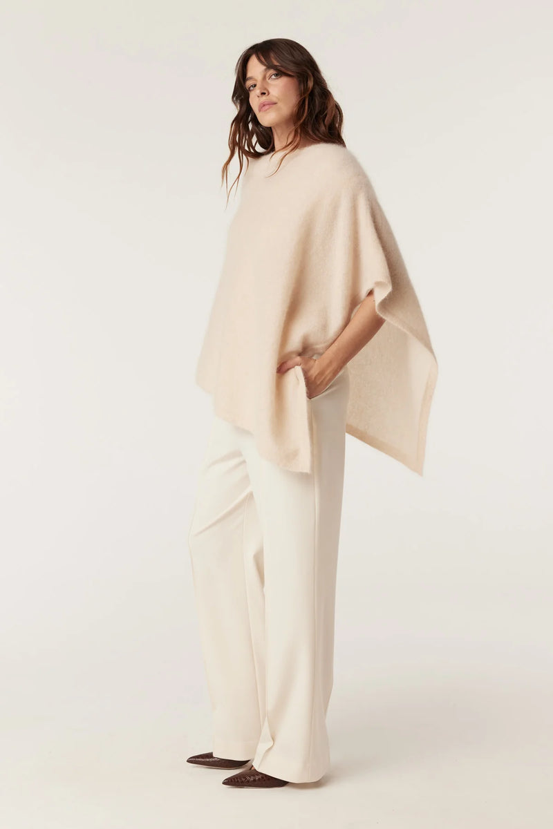 Brushed pure cashmere poncho-fawn