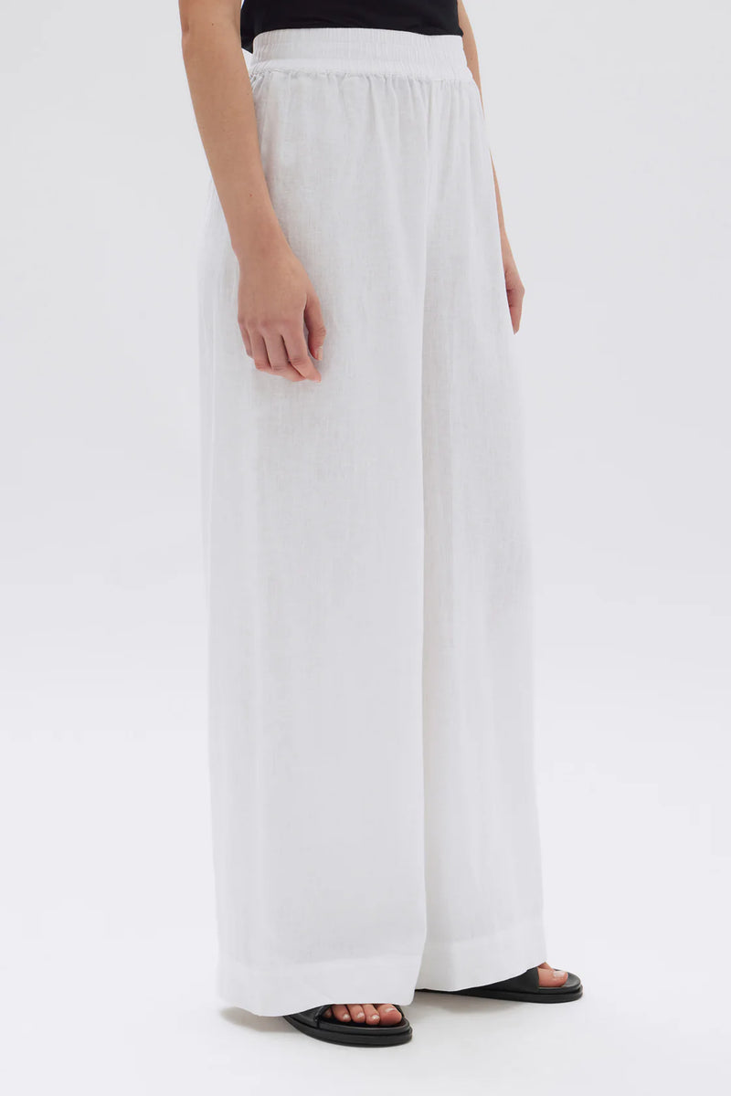 Nilsa Pant- White