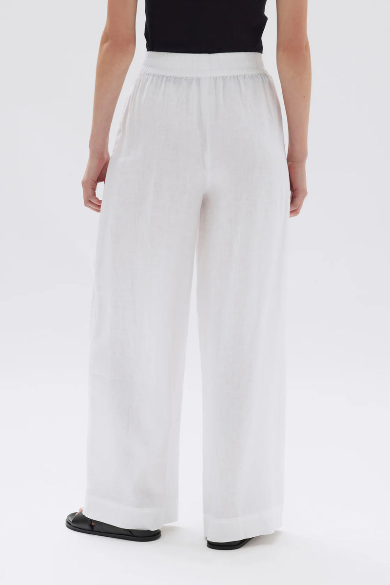 Nilsa Pant- White