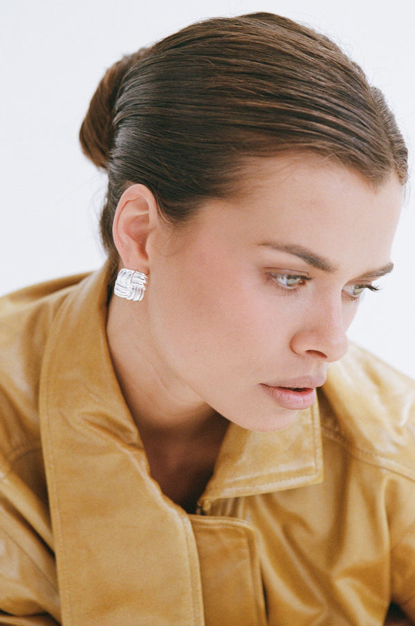 Baby cushion earrings- white gold