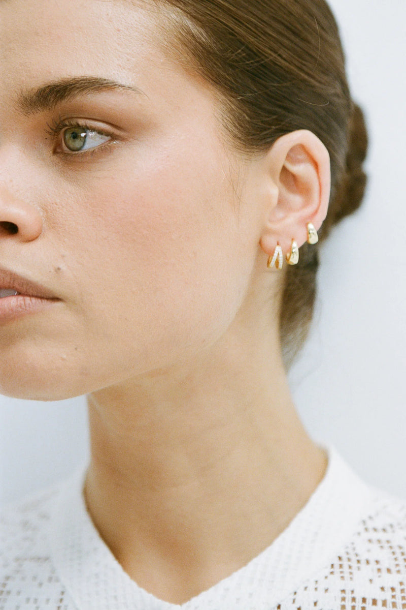 Plain huggies- gold 9mm