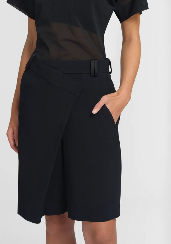 Bellatrix shorts- black