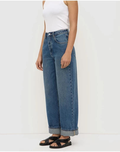 Oversized high rise jean- dark indigo fade