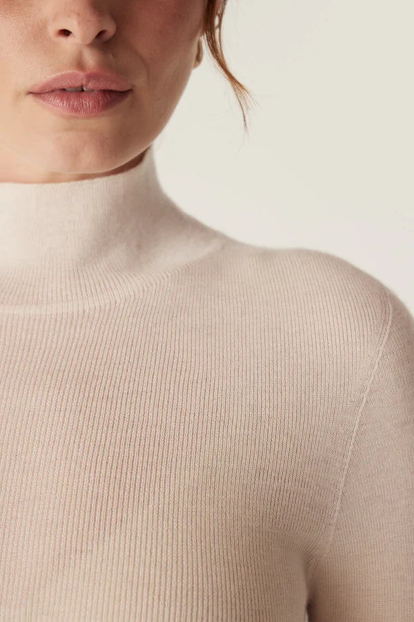 Superfine Merino Turtle Neck - Ecru